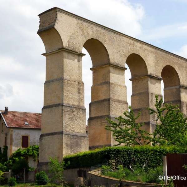 ROMANISCHES AQUÄDUKT