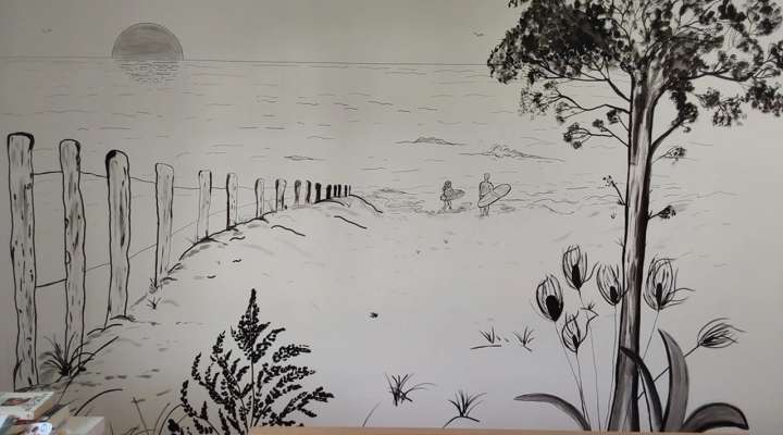 Elle dessine sur les murs