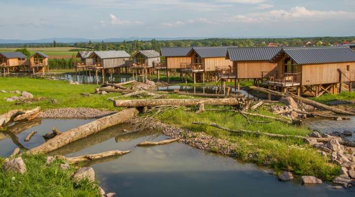 AUßERGEWÖHNLICHE UNTERKUNFT LODGES DE LA RIVIÈRE DE L'OURS NOIR