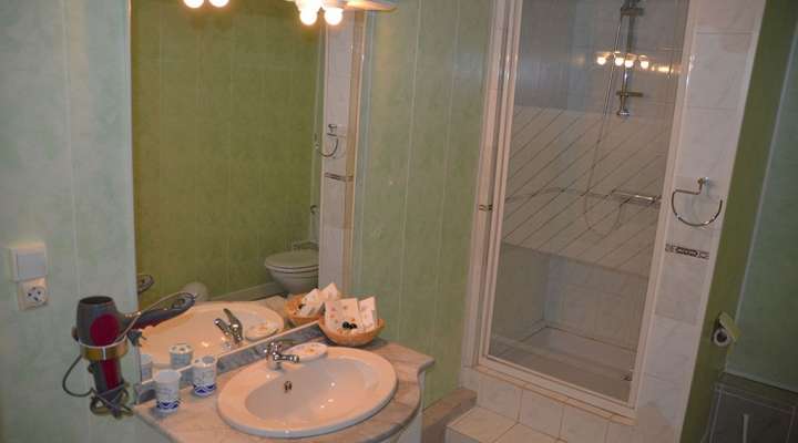 Meublé de tourisme la roseraie