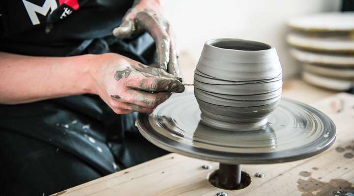Céramique autour des terres - À fleur de pot