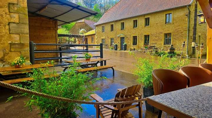 Libertalia Bar et Black Saloon