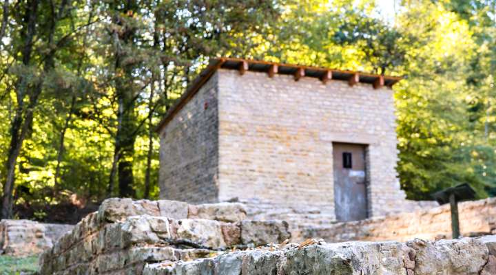 GALLO-RÖMISCHE GROSSWALD-VILLA