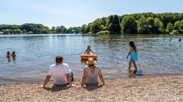SCHWIMMTEICH VON HIRBACH