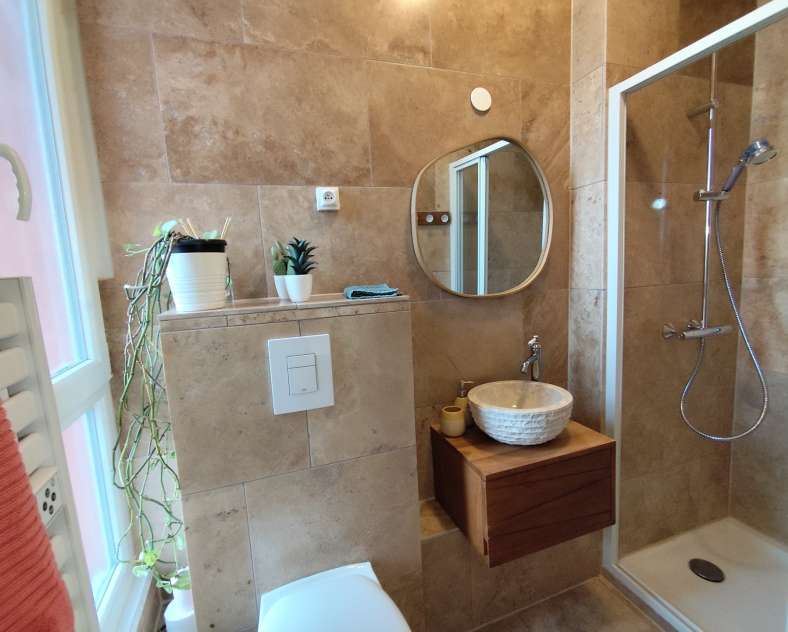 DR LA GRANGE AUX FEES La grange aux fées - Cascade