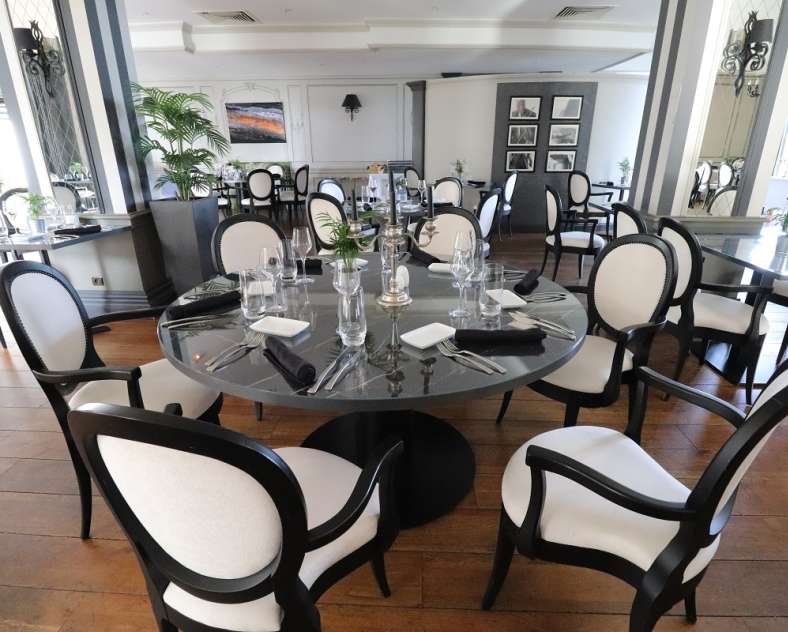 © Les Tuileries  Hôtel-restaurant les tuileries