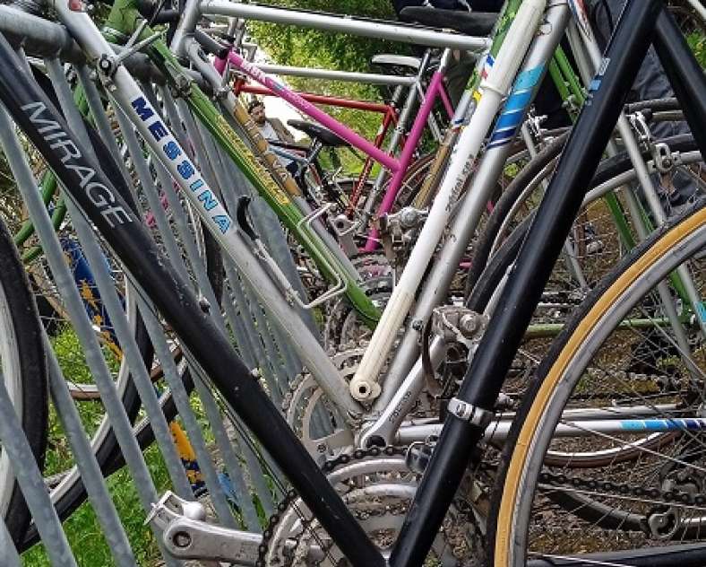 Association Reprenons le Guidon Atelier vélo - Reprenons le guidon