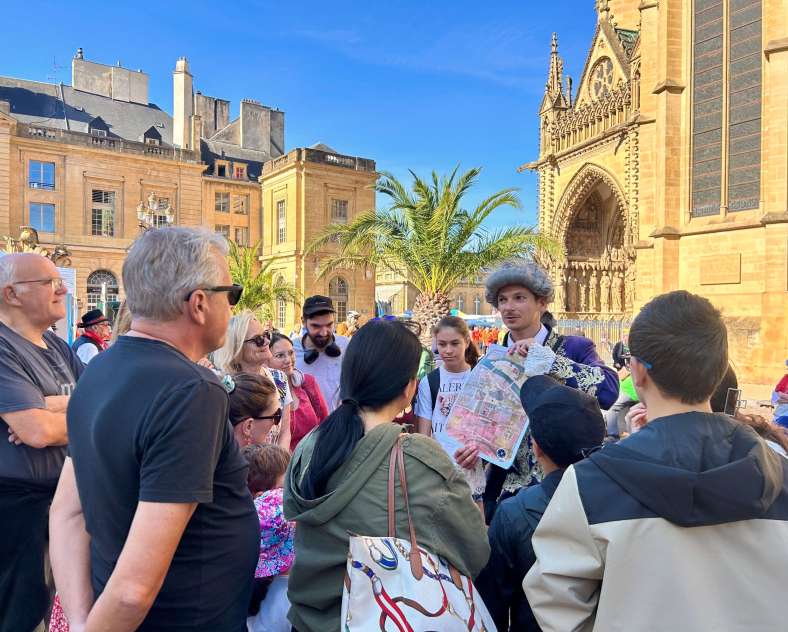 Échappées Temporelles Escape game urbain - Le cadeau disparu de Louis XV