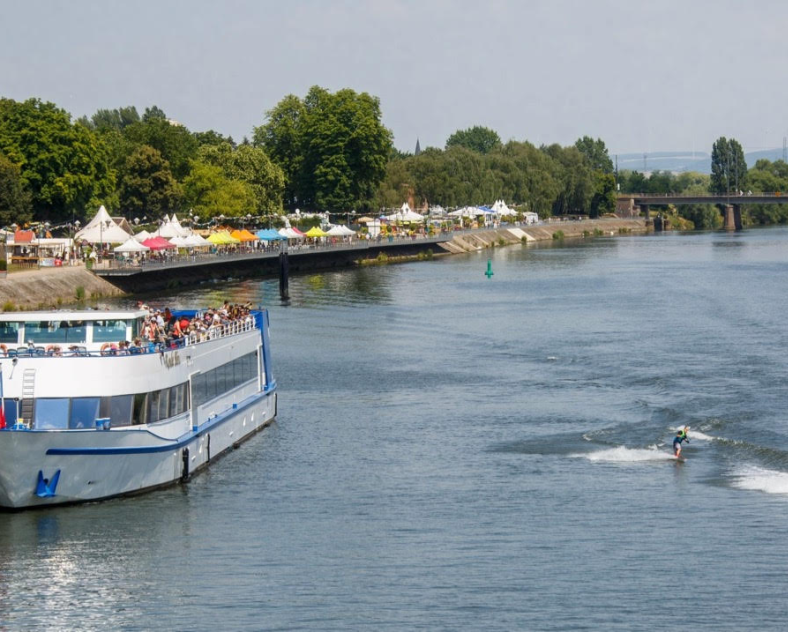 Club Motonautique Thionville  Club motonautique de Thionville