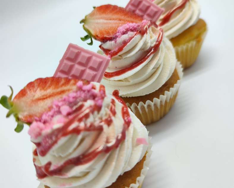 Lady Gâteaux by Delfine Lady Gâteaux