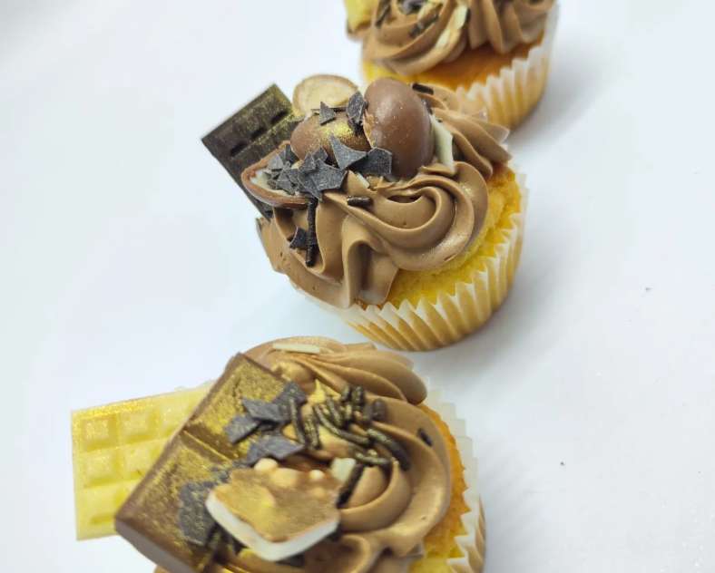 Lady Gâteaux by Delfine Lady Gâteaux