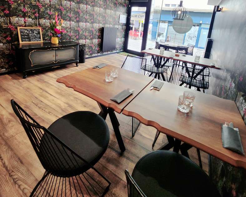 Thionville Commerces Au comptoir des îes