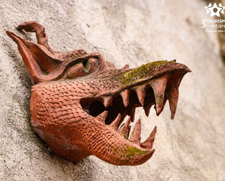 Trois Frontières Tourisme Bildhauer Divo