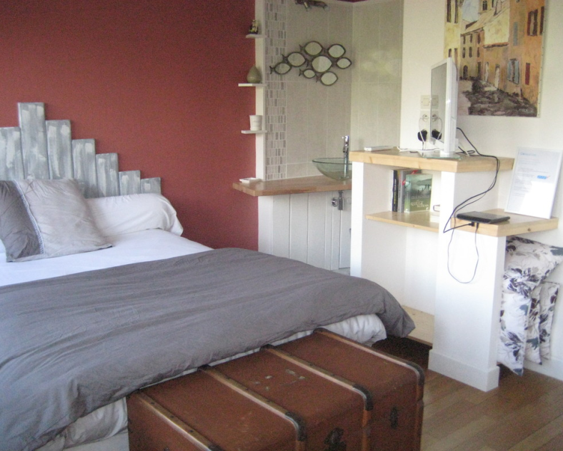 Liliane Helmstetter - Kerling-les-Sierck Chambres d'hôtes la brocante