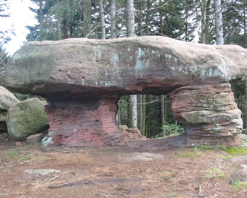 Pays de Phalsbourg Tourisme La table des géants