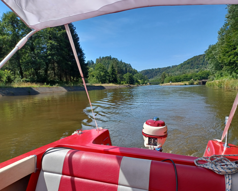 OTIPP  Vintage boat - location de bateaux sans permis
