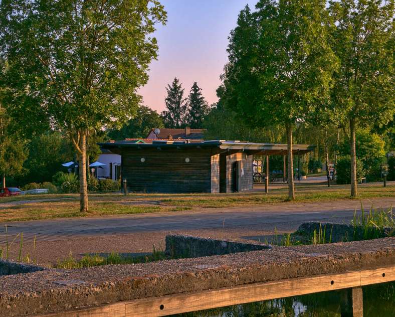 Emmanuel Stourm 2020
Licence Open Data  Wohnmobilstellplatz am Hafen