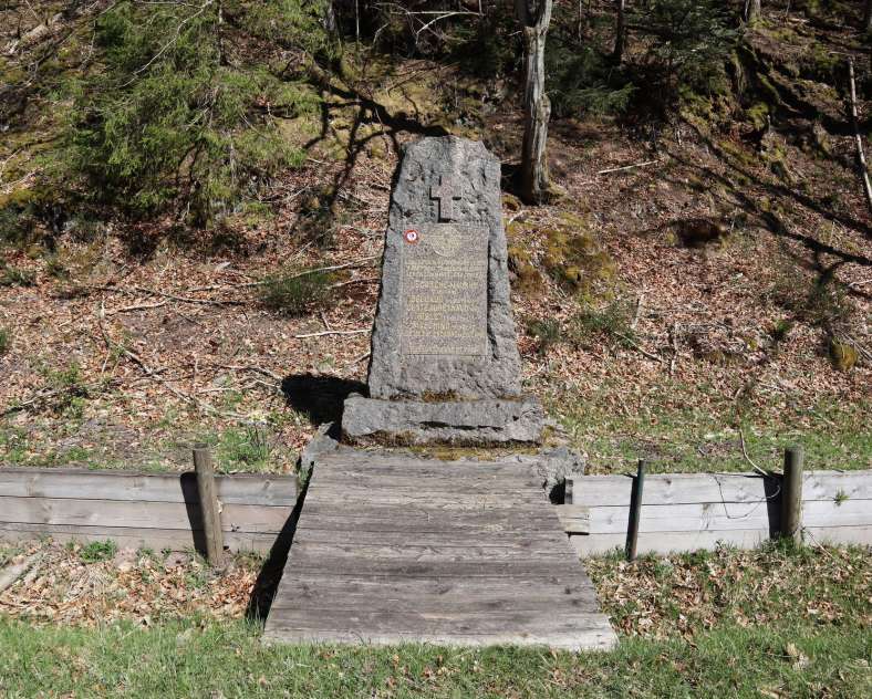 TSMS - A.Muller Denkmal der Flieger