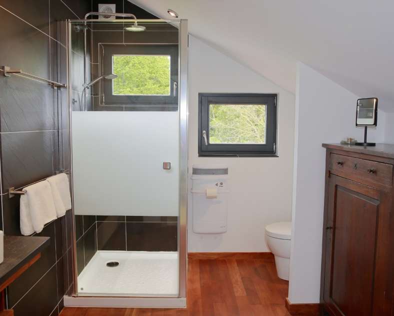 Bernadette Fischer Atypisches Gite am Wasser