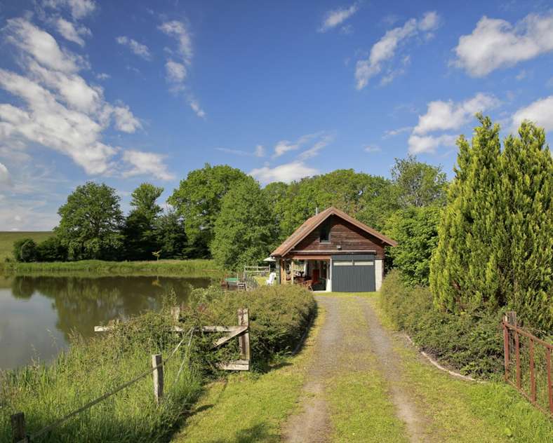 Bernadette Fischer Atypisches Gite am Wasser