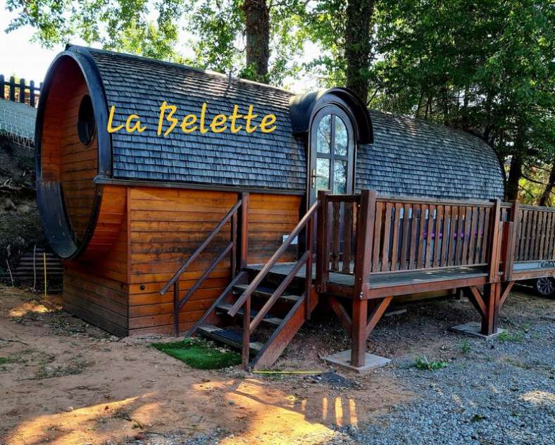 Camping municipal de Haspelschiedt Hébergement insolite - cabane tonneau