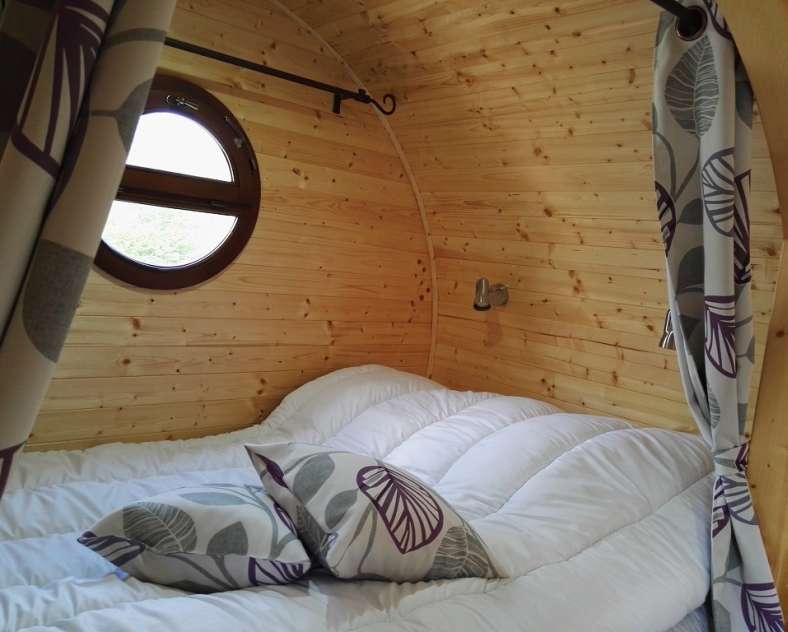 Les amis du lac Hébergement insolite - cabane tonneau