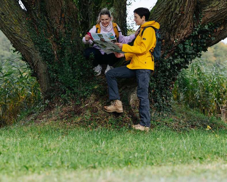 Alex Fabing Production  Wanderung um der Marais-Weiher