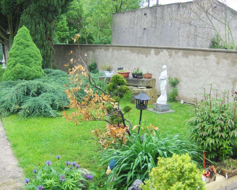 Claudette Laforgue Meublé de tourisme la roseraie