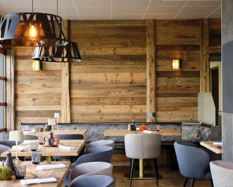 Karine Faby  Restaurant Saint-Hubert