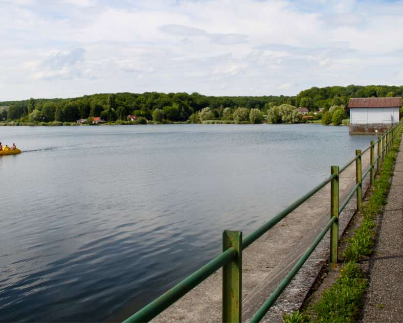 Cindy Turpin - Sarreguemines Tourisme  Route de la ligne maginot aquatique - étang réservoir