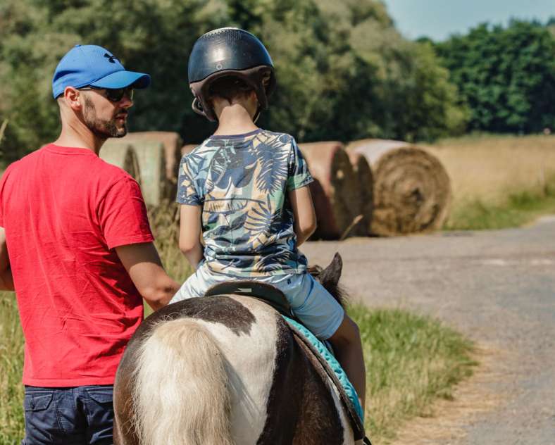 JLauer-SarregueminesTourisme Balade à poneys - Élevage Del Navajo
