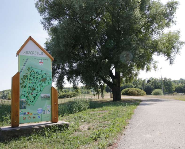 CTurpin - Sarreguemines Tourisme ARBORETUM IN ROUHLING