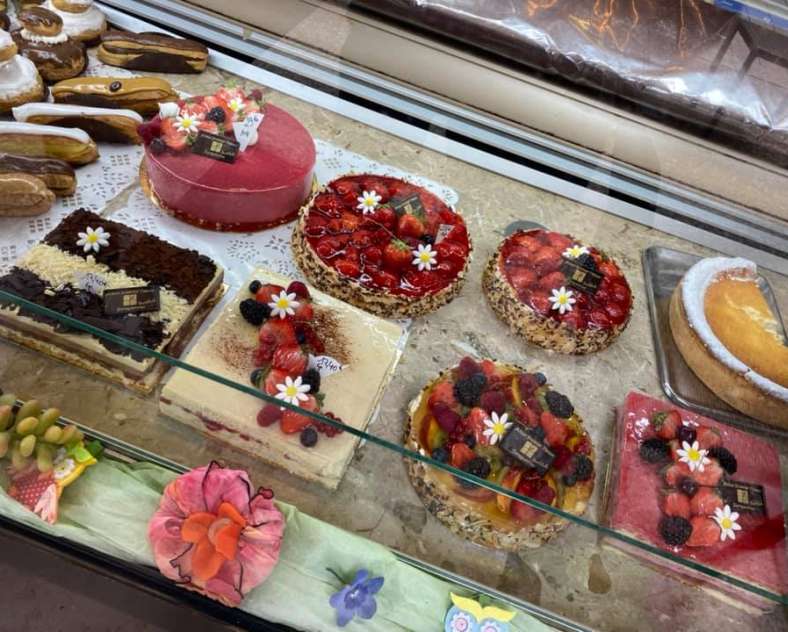 Julien Froehlich BÄCKEREI - TEEHAUS FROEHLICH