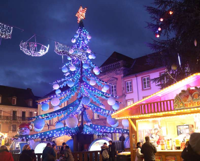 Ville de Sarreguemines Das Karussell „Märchenhafte Tanne“