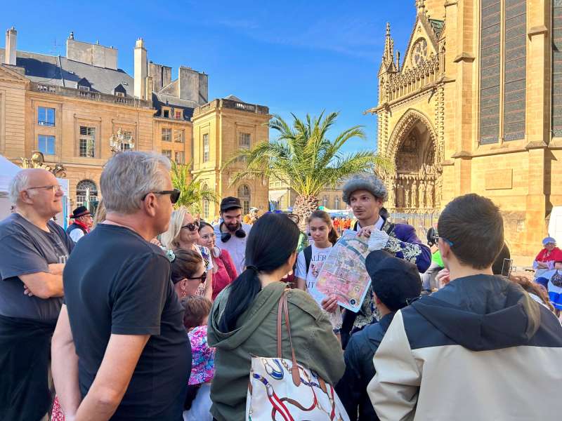 Échappées Temporelles Escape game urbain - Le cadeau disparu de Louis XV