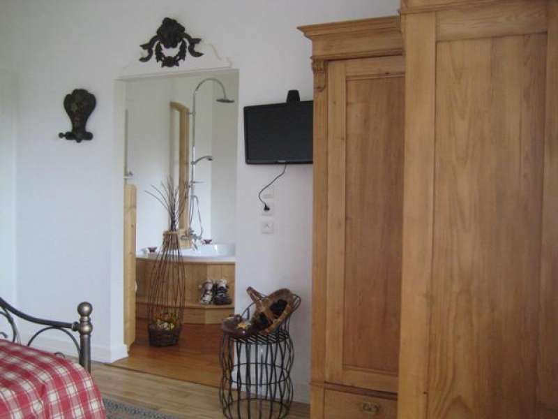 Liliane Helmstetter - Kerling les Sierck Chambres d'hôtes la brocante