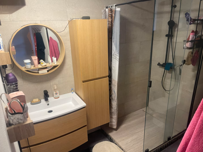 Céline Malinowski  Au calme au bord de l'eau