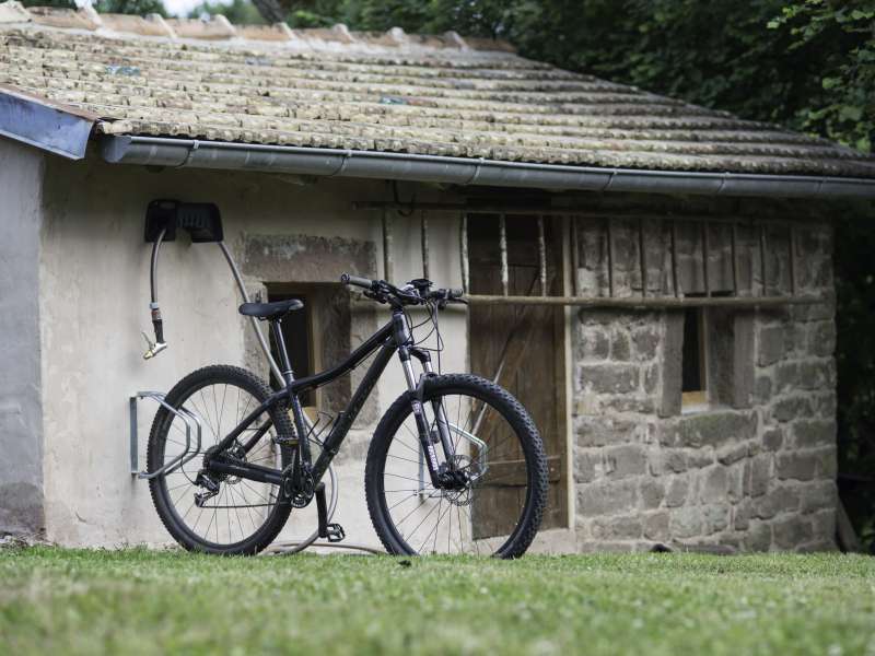 Marc ALBRECHT Local vélos  Gîte la Loge du Pic Noir