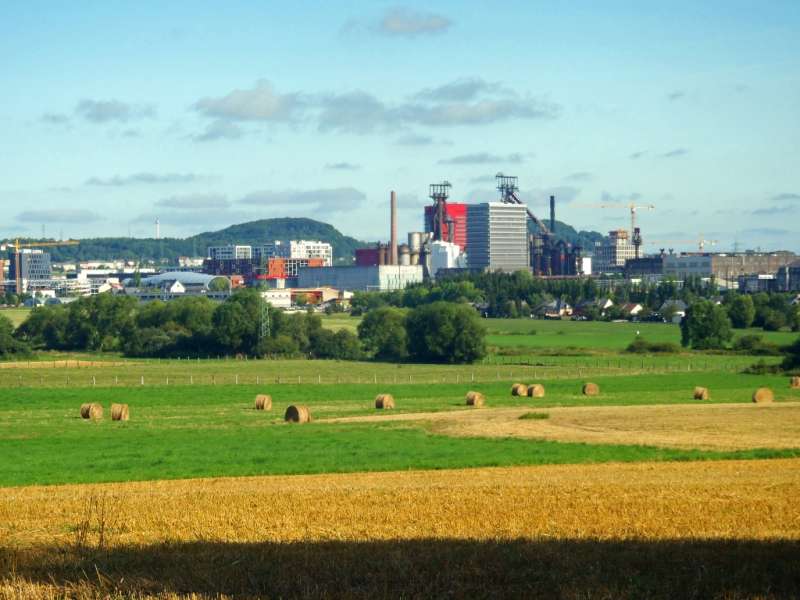 Communauté de Communes du Pays Haut Val d'Alzette Schleife von Belval und dem Teich