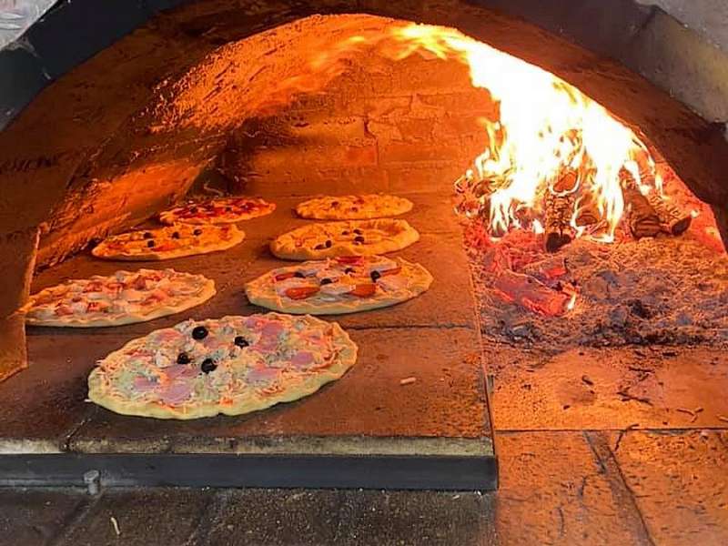 Pizzeria du village  Pizzeria im Dorf "Chez Yann".