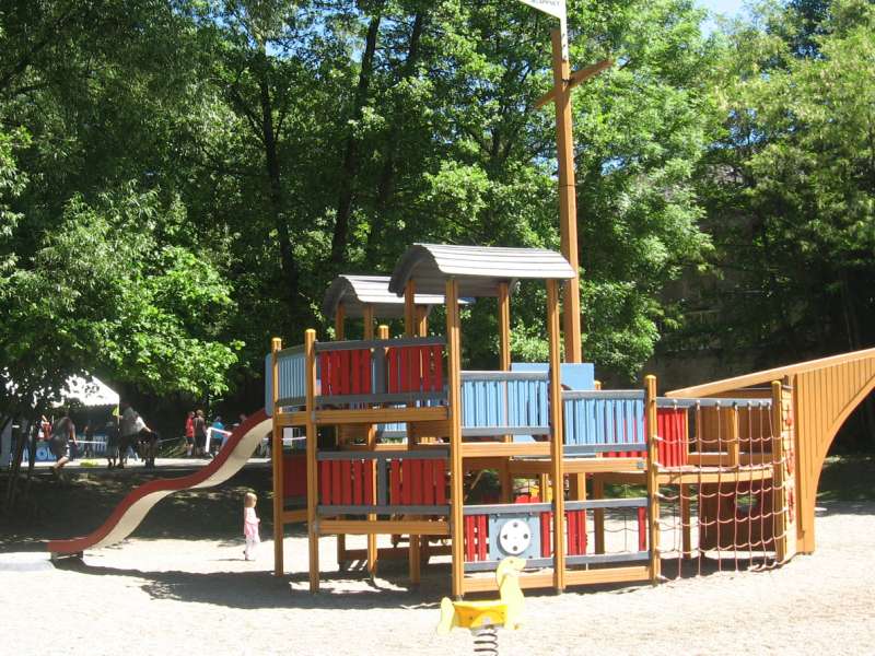 Sarreguemines Tourisme PARK AM CASINO DER "FAYENCERIEN"