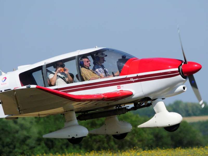 Espoir Aéronautique Sarreguemines  JUNGFERNFLUG UND EINFÜHRUNG IN DER STEUERUNG