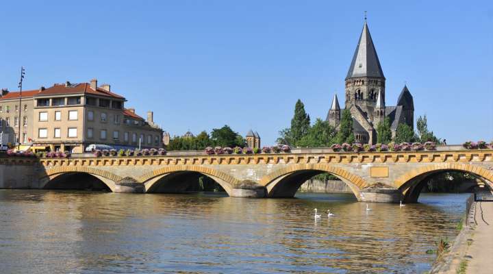 Moyen-Pont and Pont des Morts