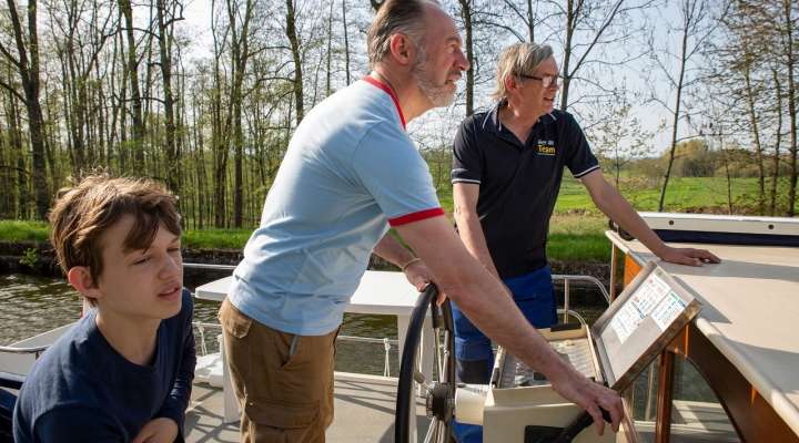 Kuhnle-Tours - hiring boats