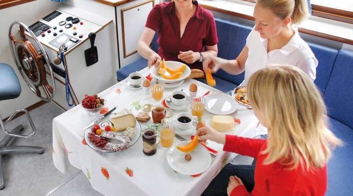 Kuhnle-Tours - hiring boats