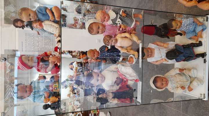 Musée des poupées - doll museum