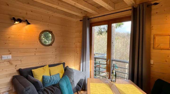 Unusual accomodation - Les cabanes de la verrerie