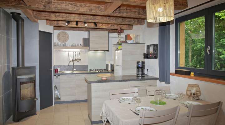 Atypical gite by the water