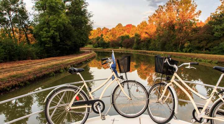 Boat rental Les Canalous