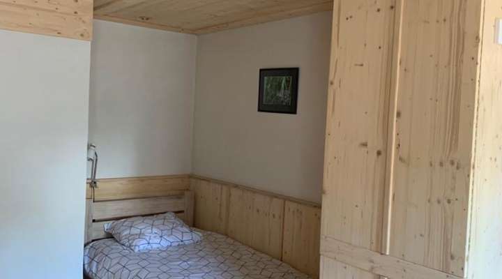 Meublé côté verre